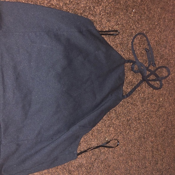 Black crop top/halter top in good condition - Picture 2 of 2